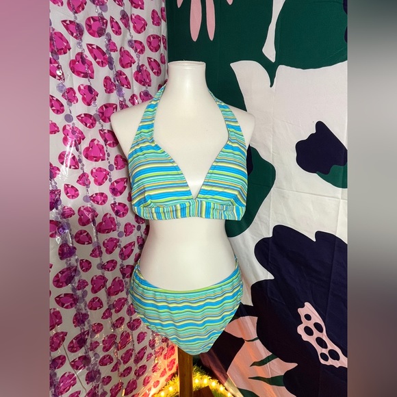 Vibrant vintage 90s era bikini top with high waisted swimsuit bottom. @(・●・) - Picture 2 of 5
